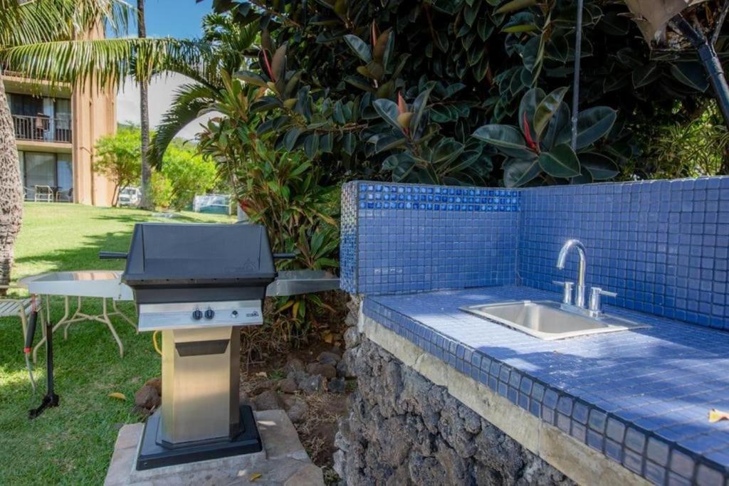 Stunning Maui Direct Ocean Front On The Beach, Walk To Beach From Condo, Watch Turtles, Whales, Ac In All Rooms Ocean View Pool And Spa Wailuku Екстериор снимка