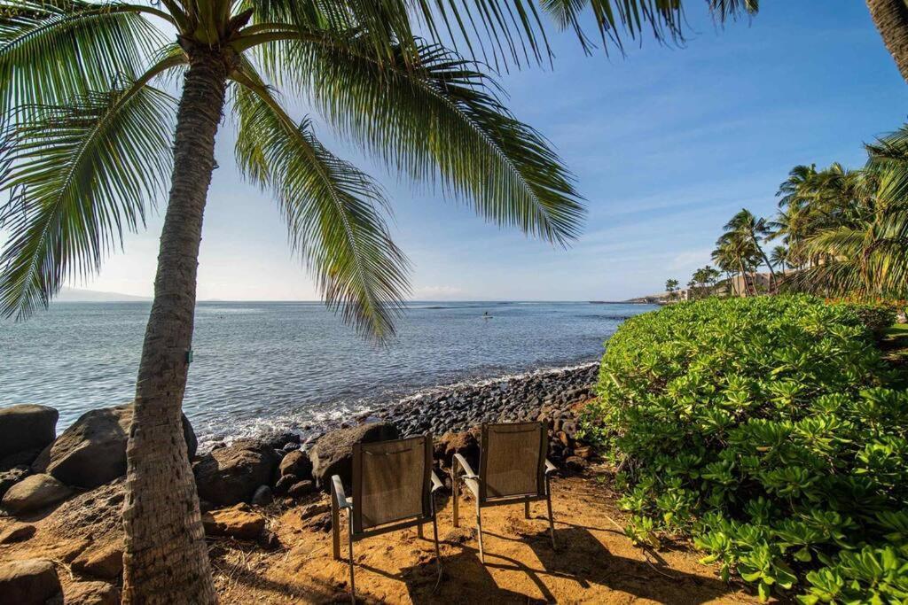 Stunning Maui Direct Ocean Front On The Beach, Walk To Beach From Condo, Watch Turtles, Whales, Ac In All Rooms Ocean View Pool And Spa Wailuku Екстериор снимка