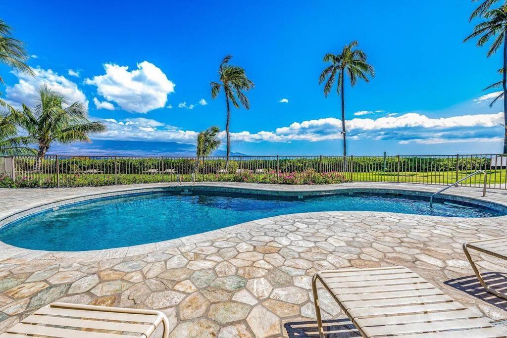 Stunning Maui Direct Ocean Front On The Beach, Walk To Beach From Condo, Watch Turtles, Whales, Ac In All Rooms Ocean View Pool And Spa Wailuku Екстериор снимка