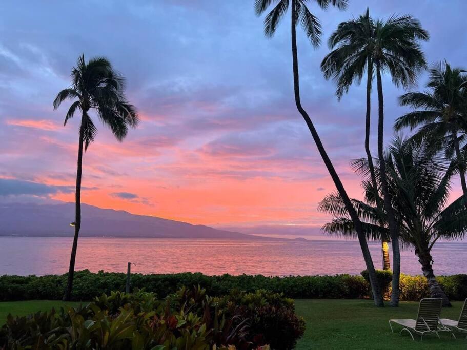 Stunning Maui Direct Ocean Front On The Beach, Walk To Beach From Condo, Watch Turtles, Whales, Ac In All Rooms Ocean View Pool And Spa Wailuku Екстериор снимка
