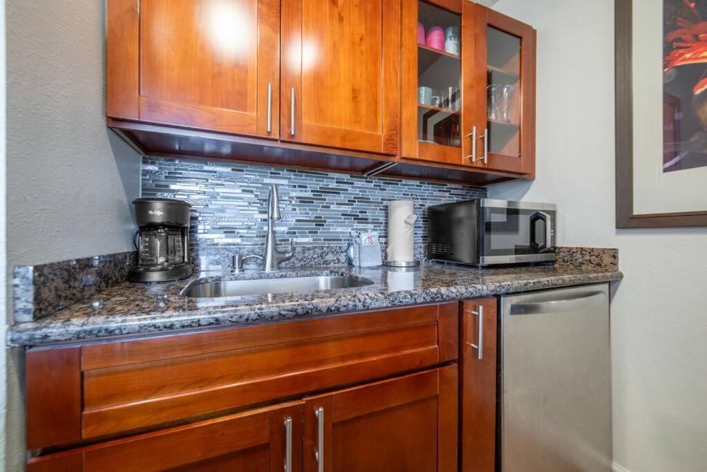 Stunning Maui Direct Ocean Front On The Beach, Walk To Beach From Condo, Watch Turtles, Whales, Ac In All Rooms Ocean View Pool And Spa Wailuku Екстериор снимка