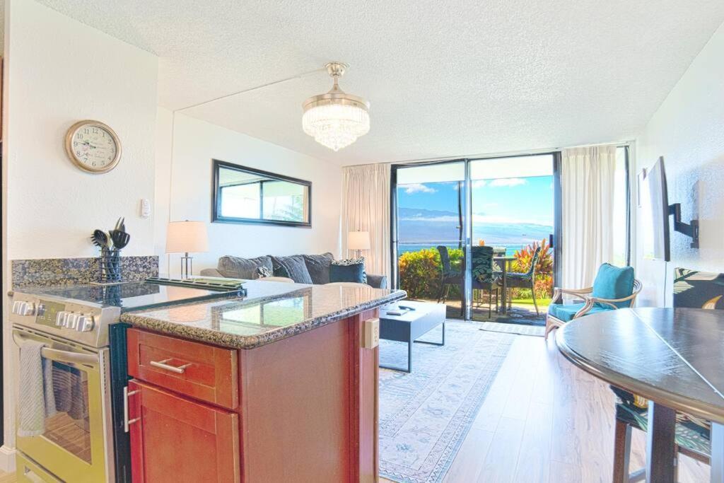 Stunning Maui Direct Ocean Front On The Beach, Walk To Beach From Condo, Watch Turtles, Whales, Ac In All Rooms Ocean View Pool And Spa Wailuku Екстериор снимка