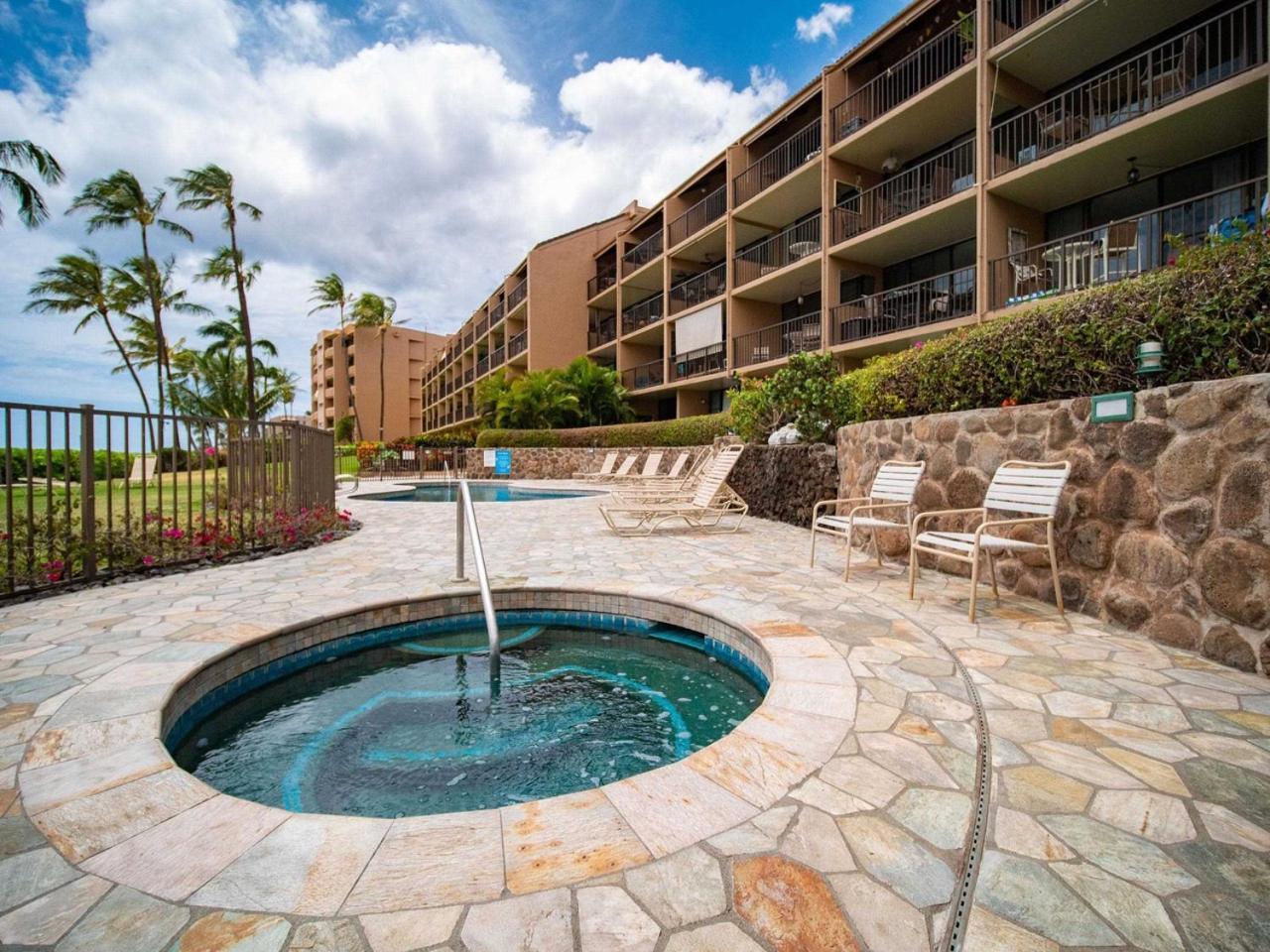 Stunning Maui Direct Ocean Front On The Beach, Walk To Beach From Condo, Watch Turtles, Whales, Ac In All Rooms Ocean View Pool And Spa Wailuku Екстериор снимка